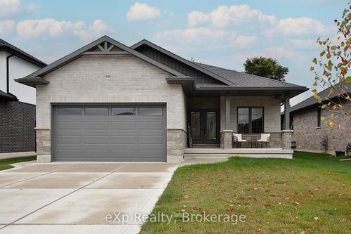 208 Duncan St, Mitchell, ON, N0K1N0 | Card Image