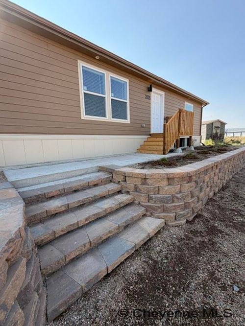 2025 Mary Elizabeth Ln, Cheyenne, WY, 82007-3536 | Card Image