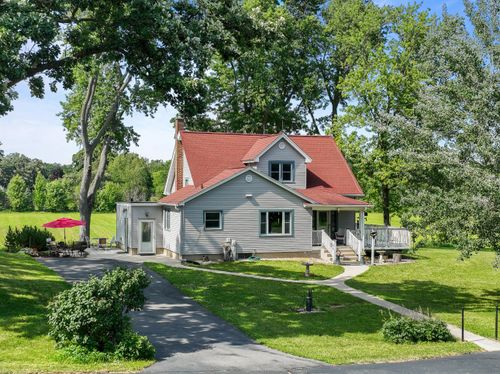 5160 Neumann Ln, Burlington, WI, 53105-6911 | Card Image