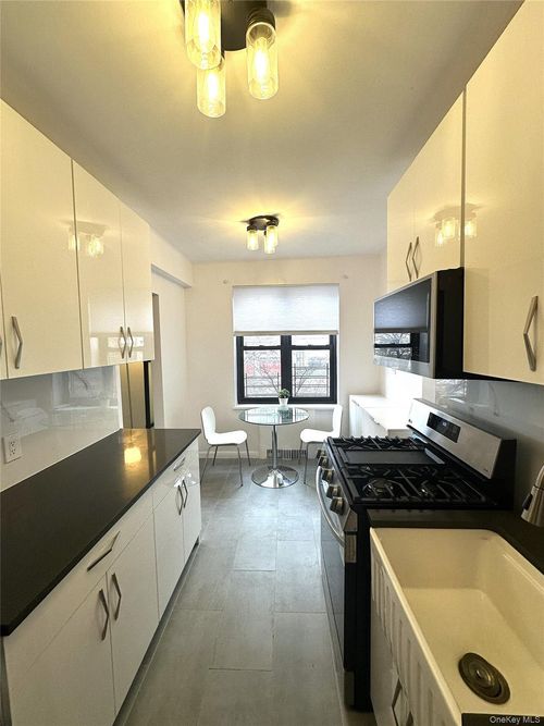 apt-3a-98-76 Queens Blvd, Rego Park, NY, 11374-4331 | Card Image