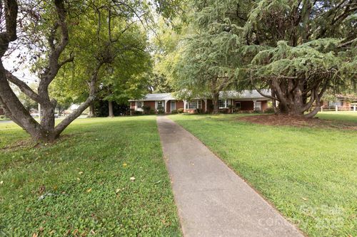 208 Victoria Cir, Kings Mountain, NC, 28086-2743 | Card Image