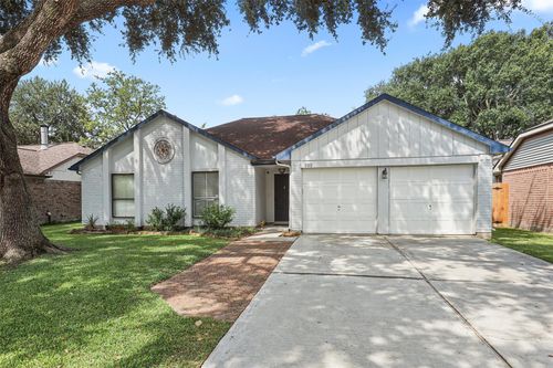 305 Foxtail Ct, League City, TX, 77573-5906 | Card Image