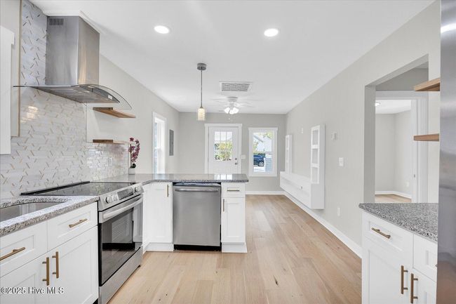 803 S 14 Th St, House other with 2 bedrooms, 1 bathrooms and null parking in Wilmington NC | Image 10
