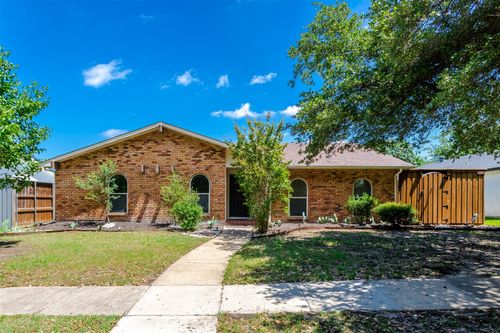 5009 Middleton Cir, The Colony, TX, 75056-2209 | Card Image