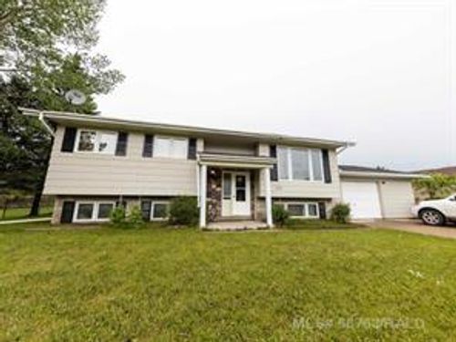 121 1st Ave S, Dewberry, AB, T0B1G0 | Card Image