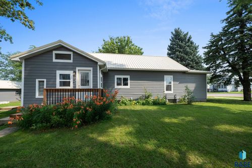197 S Cherry Ave, Parker, SD, 57053-2277 | Card Image