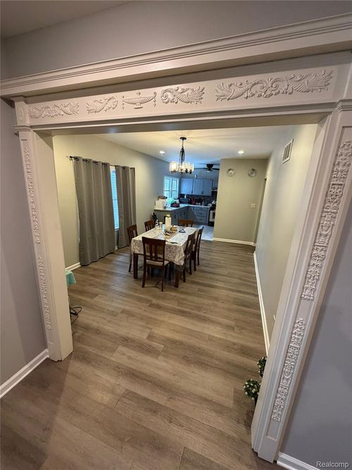 4646 Pacific St, Detroit, MI, 48204-4218 | Card Image