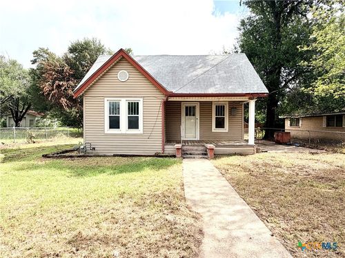 702 E 18th St, Cameron, TX, 76520-1908 | Card Image