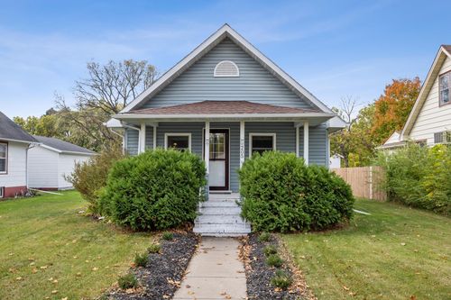 205 6th St Se, Barnesville, MN, 56514-3704 | Card Image