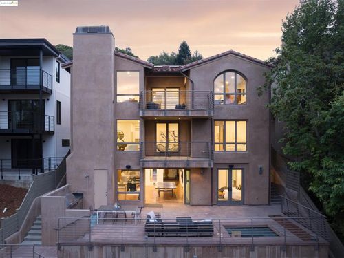 59 Vicente Rd, Berkeley, CA, 94705-1604 | Card Image