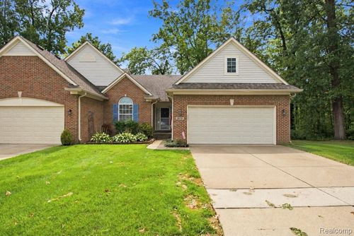 22791 Coachlight Cir, Taylor, MI, 48180-6365 | Card Image