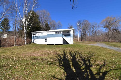 982 Vt Route 14, South Royalton, VT, 05068-9749 | Card Image