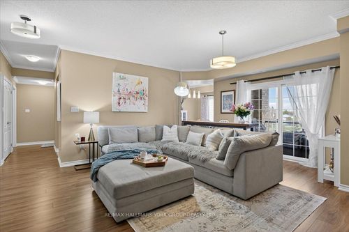 211-45 Ferndale Dr S, Barrie, ON, L4N5W7 | Card Image