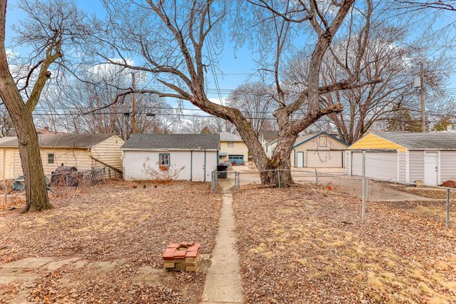 32-web-or-mls-4115-N-Penn-Ave-31.jpg | Image 31