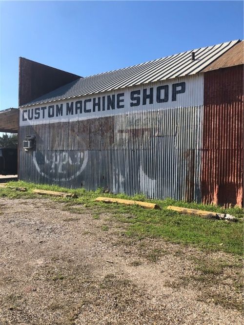 300 W Sinton St, Sinton, TX, 78387-2557 | Card Image