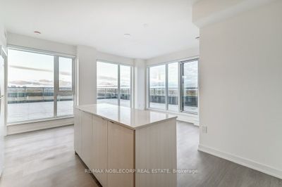 909 - 859 The Queensway, Condo with 2 bedrooms, 2 bathrooms and 1 parking in Etobicoke ON | Image 2