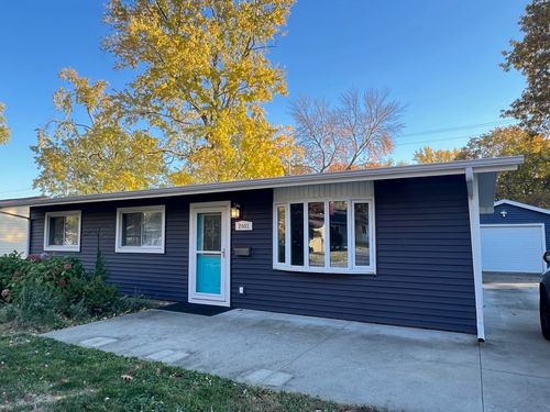 2001 E Country Squire Dr, Urbana, IL, 61802-5509 | Card Image