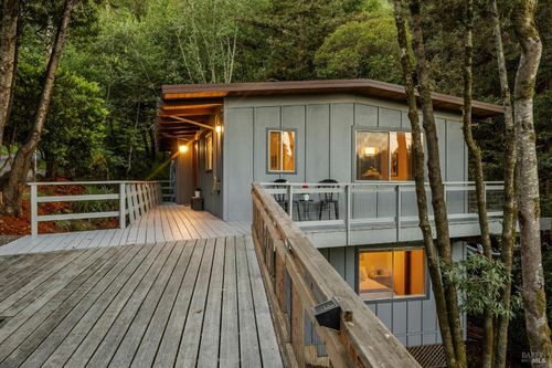 215 Bungalow Ave, San Rafael, CA, 94901-5176 | Card Image