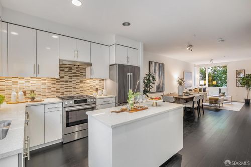 272 Coleman St, San Francisco, CA, 94124-2992 | Card Image