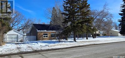 199 Government Rd N, House other with 3 bedrooms, 2 bathrooms and null parking in Stoughton SK | Image 2