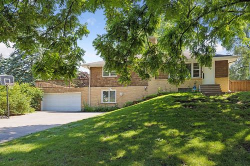 1102 Carlton Dr, Arden Hills, MN, 55112-3707 | Card Image