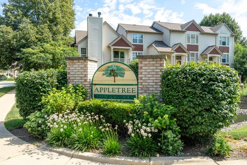 1645 Apple Tree Ln, West Chicago, IL, 60185-6503 | Card Image