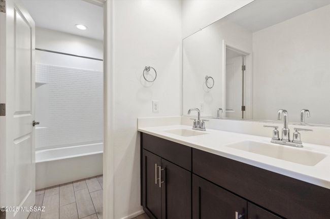 Upstairs bathroom | Image 30