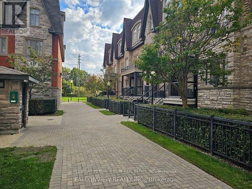 241-318 John St, Thornhill, ON, L3T0B1 | Card Image