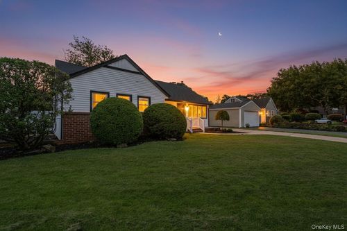 761 Barkley Ave, East Meadow, NY, 11554-4502 | Card Image