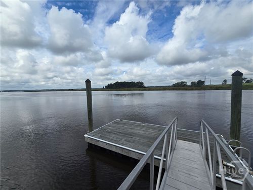 9 Brewster St, Savannah, GA, 31419-2333 | Card Image
