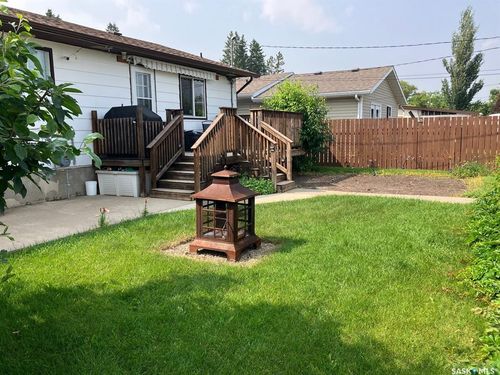1103 3 St W, Nipawin, SK, S0E1E0 | Card Image