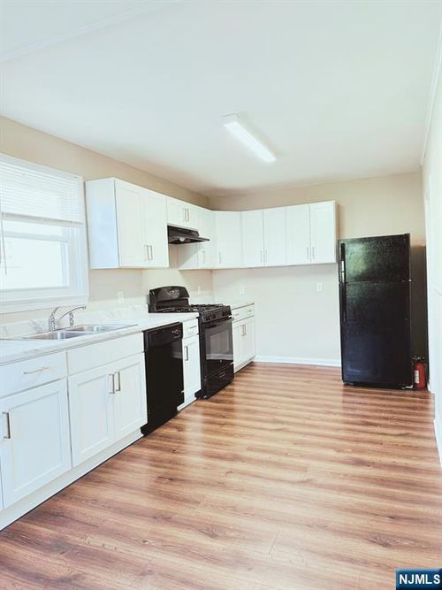33 Elmwood Ave, Bloomfield, NJ, 07003-5625 | Card Image