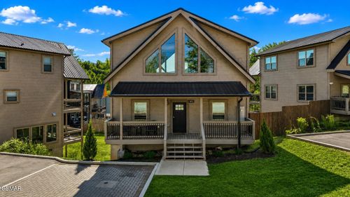 2872 Sequoia Rd, Pigeon Forge, TN, 37863-4241 | Card Image
