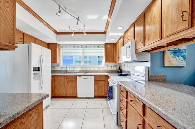 Kitchen | Image 24