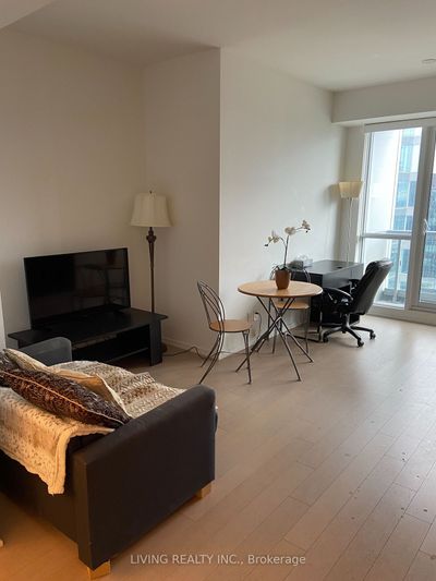 4512 - 70 Temperance St, Condo with 1 bedrooms, 1 bathrooms and null parking in Toronto ON | Image 3