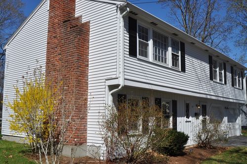 2 Clifford St, Wellesley, MA, 02482-6040 | Card Image