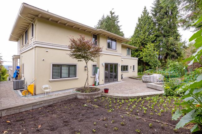 1135 Queens Avenue, House other with 5 bedrooms, 6 bathrooms and 4 parking in West Vancouver BC | Image 36