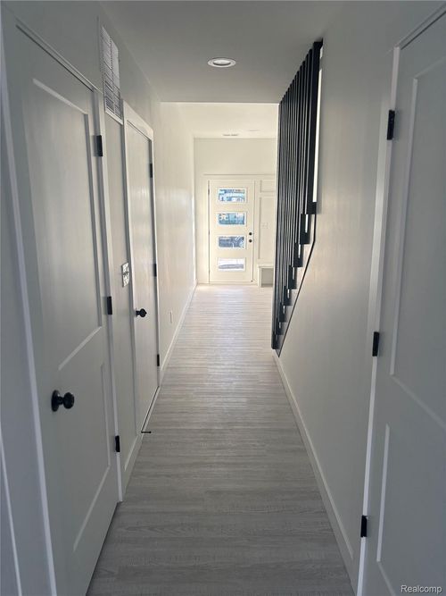 1019 E George Ave, Hazel Park, MI, 48030-2641 | Card Image