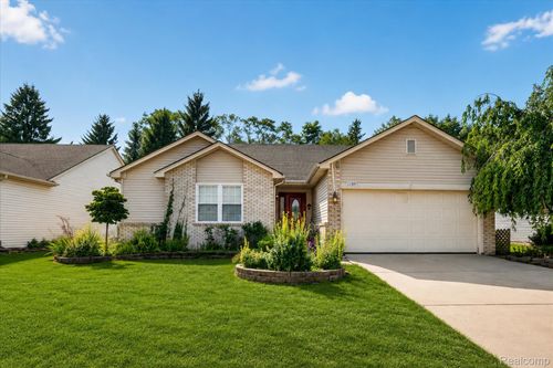 11897 Chase Blvd, Livonia, MI, 48150-5039 | Card Image