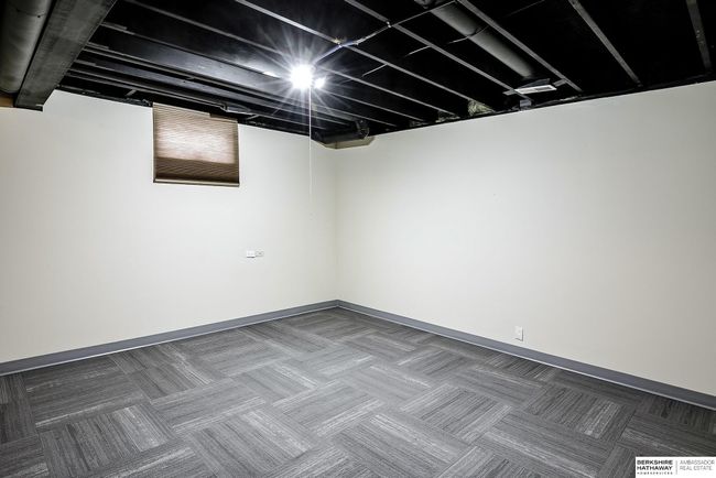 5801 S 119 Th Plz, House other with 3 bedrooms, 3 bathrooms and 2 parking in Omaha NE | Image 30
