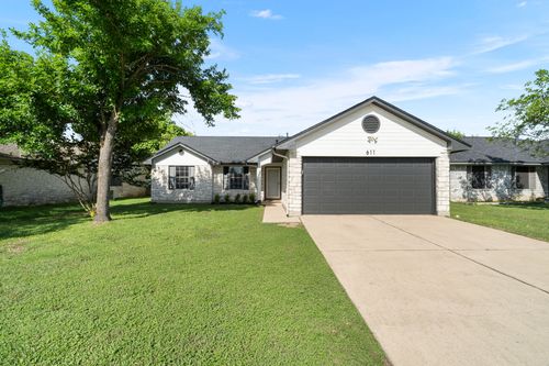 611 Clearcreek Dr, Leander, TX, 78641-7920 | Card Image