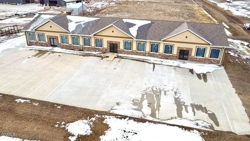 ste-1-509 16th St Ne, Watford City, ND, 58854 | Card Image