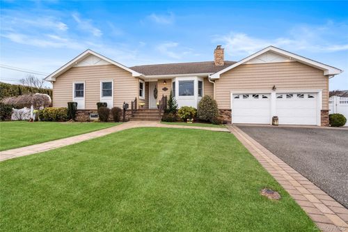 20 Biltmore Blvd, Massapequa, NY, 11758-7241 | Card Image