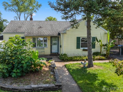 30 Runyon Ave, Edison, NJ, 08817-3126 | Card Image