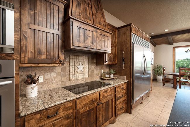 112 Juniper Pt, House other with 4 bedrooms, 5 bathrooms and null parking in Ingram TX | Image 12