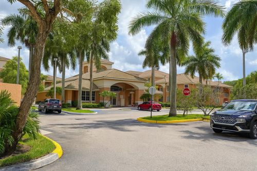 apt-c204-6952 Sw 39th St, Davie, FL, 33314-2446 | Card Image