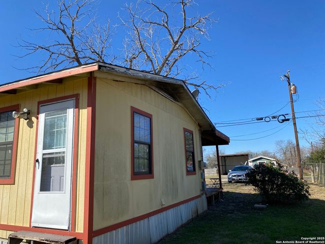 1506 Hough, House other with 3 bedrooms, 1 bathrooms and null parking in Adkins TX | Image 9