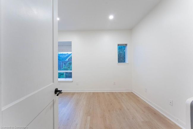 2 - 27 Grove St, House other with 1 bedrooms, 1 bathrooms and 1 parking in Hamilton ON | Image 11