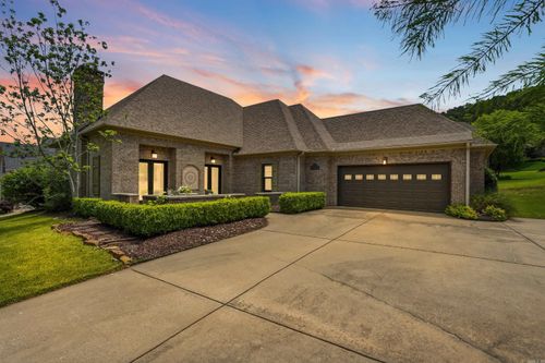 143 Courts Ln, Little Rock, AR, 72223-9018 | Card Image
