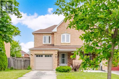 82 Muirland Cres, Brampton, ON, L6X4P3 | Card Image